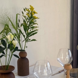 Applicata Shape Ball vase - røget egetræ