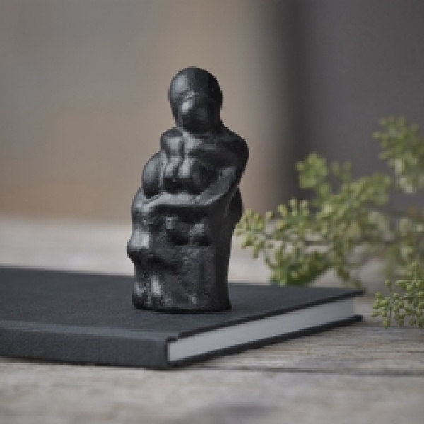 Morsø skulptur - En mors kærlighed 2 børn